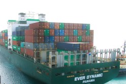 احتراق سفينة تجارية وإنقاذ طاقمها وتسجيل خسائر معتبرة في ميناء مستغانم