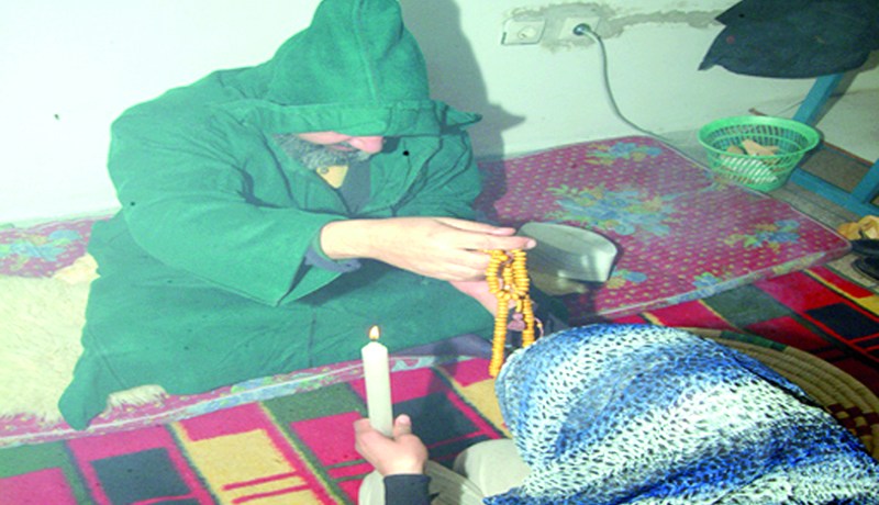 توقيف مشعوذ وزوجته متلبسين بممارسة طقوس شيطانية داخل مقبرة في قسنطينة