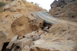 انهيار جسر بسبب السيول بمغنية في تلمسان