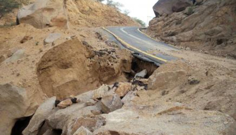 انهيار جسر بسبب السيول بمغنية في تلمسان