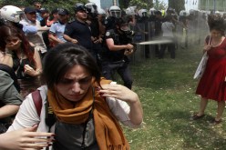 مئات الجرحى خلال ثورة شعبية ضد نظام حكم أردوغان في تركيا