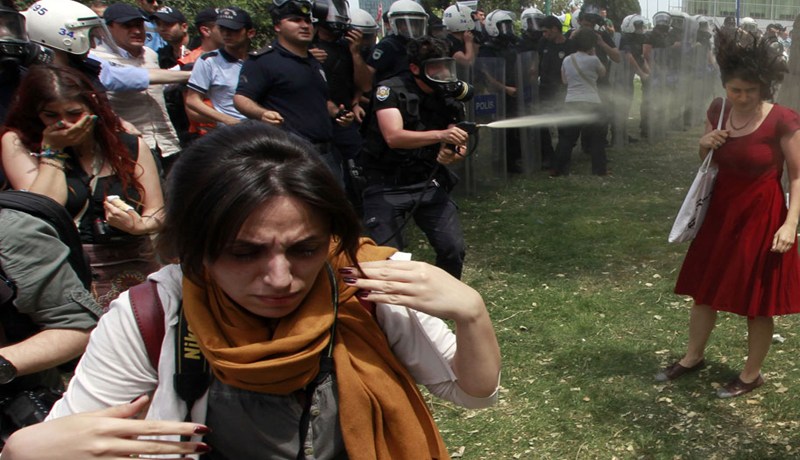 مئات الجرحى خلال ثورة شعبية ضد نظام حكم أردوغان في تركيا