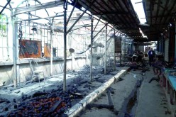 حريق يلتهم سوقا شعبيا بعد حرب بين السنافر وداعش في وهران