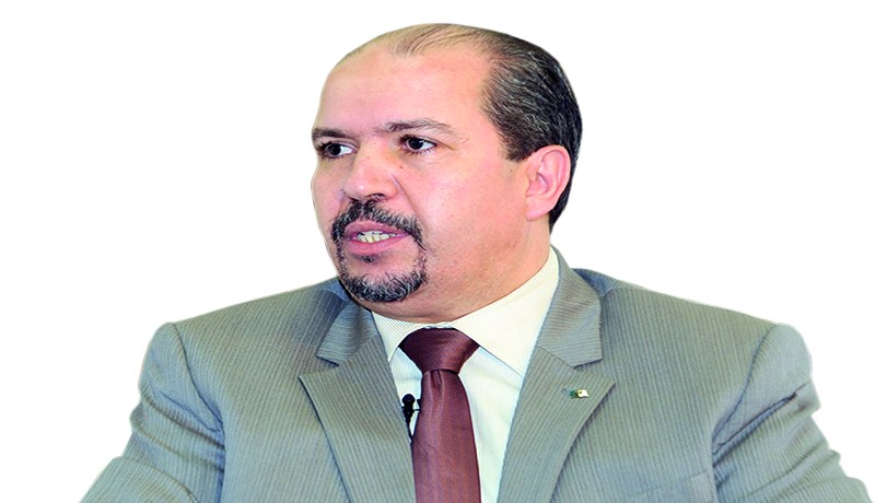 عشرات المصلين يحتجون أمام مديرية الشؤون الدينية في أم البواقي