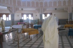 ''الحايك'' يعود إلى عالم الموضة عبر معرض في تلمسان