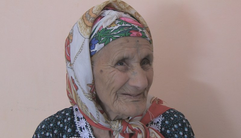 الحاجة منصوري فاطمة أكبر معمرة في الجزائر بقرن و40 عاما