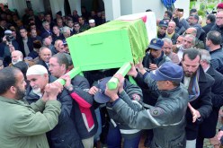 تشييع جنازة محمد لكحل الشرفاء بمقبرة بن عكنون