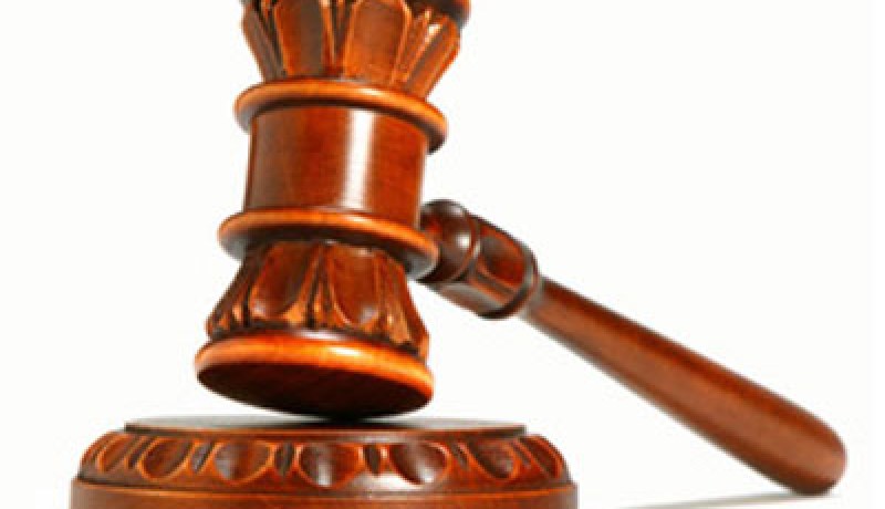 عون نظافة بشركة تبريد يرتدي بدلة الشرطة القضائية للعمل بها في الحراش