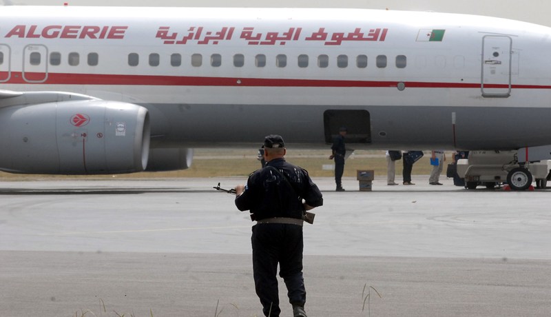 طيارون ومضيفون تابعون للجوية الجزائرية محتجزون في مالي