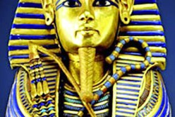 شابان يحاولان بيع رأسي الملكة نيفرتيتي والفرعون آمون بـ3 ملايير في سكيكدة