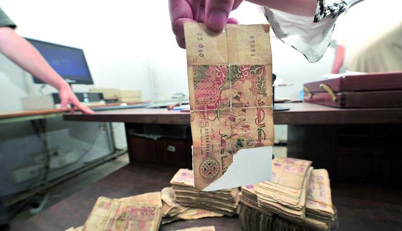 سحب الأوراق النقدية القديمة من فئة 100 و200 دينار قبل 31 ديسمبر