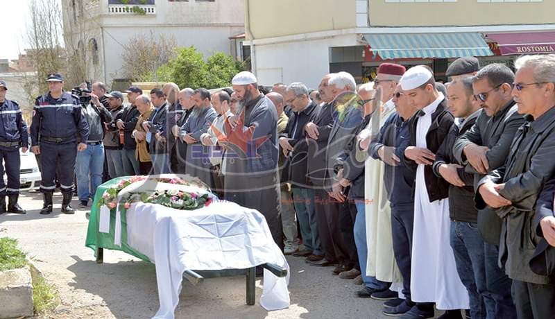 تشييع جثمان الفقيد سيد علي كويرات أمس بمقبرة واد الرمان