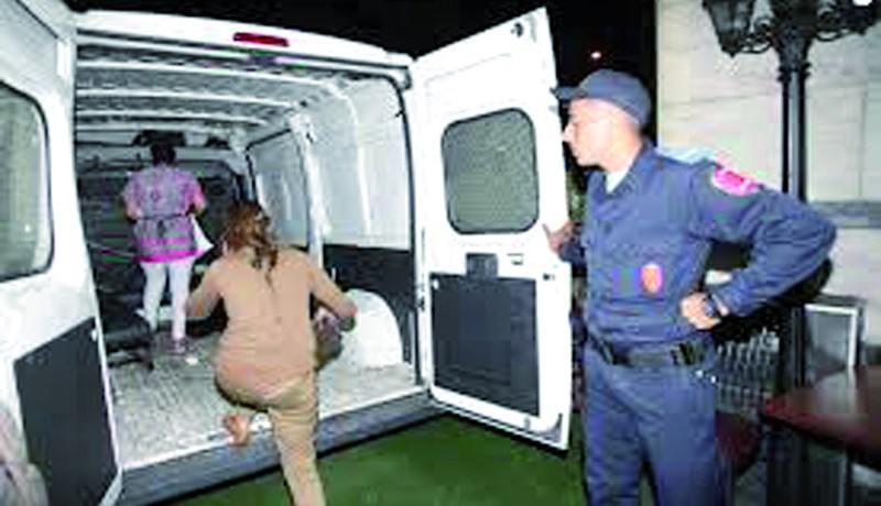 الإطاحة بعصابة تتكون من 5 نساء مختصات في السطو بالقليعة