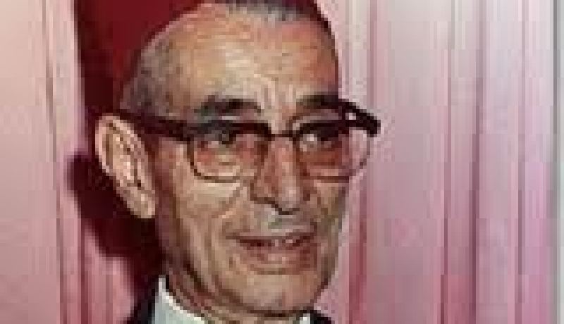 الحاج محمد العنقى مات وهو لا يملك ثمن كفنه