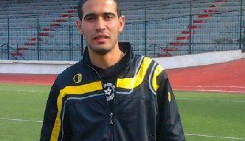 وفاة لاعب اتحاد برج بوعريريج “حسام سنوسي” بعد إغماء مفاجئ أثناء مباراة رسمية
