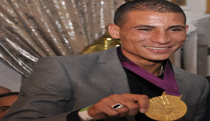 توفيق مخلوفي مع أسوإ رياضيي 2012بسبب سباق 800 متر في الأولمبياد!