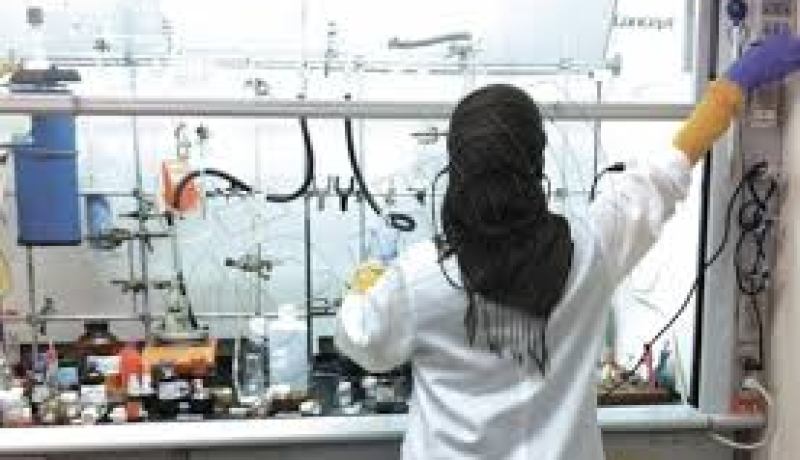 إصابة 4 طلبة وأستاذ في انفجار أثناء تجارب كيماوية داخل مخبر جامعة الوادي