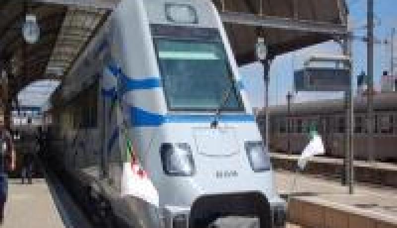 مواطنون يحتجزون قطارا بركابه في خزرونة بالبليدة