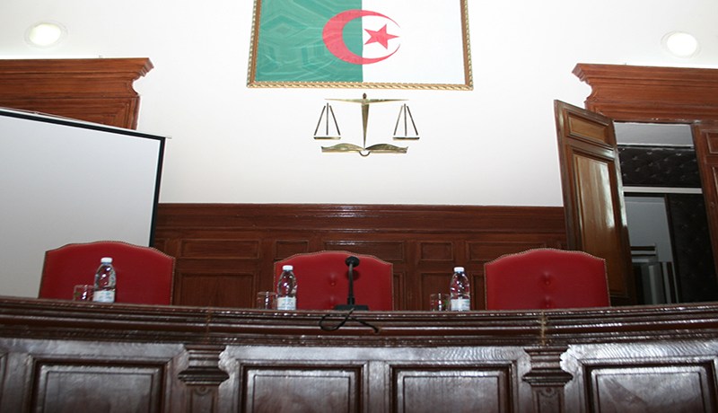 قاضية تطرد محامين من المحكمة بسبب قضية خيانة زوجية في عنابة