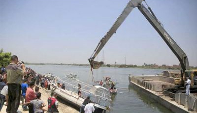 غرق37 شخصا في مركب سياحي قبالة سواحل البحر الأحمر بمصر