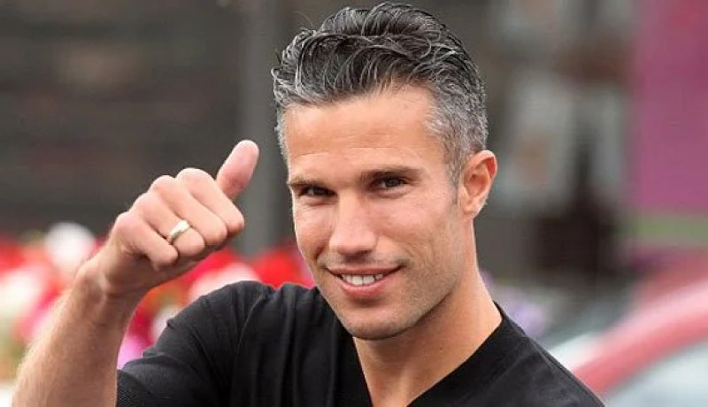 برشلونة في طريقه لضم فان بيرسي في الانتقالات الشتوية