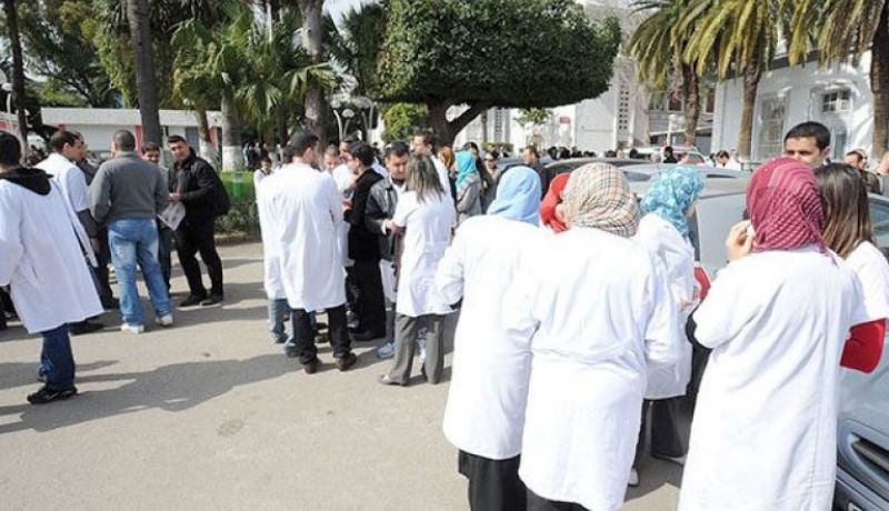الأطباء المقيمون يحتجون والمفتش العام يرفض استقبال ممثليهم !