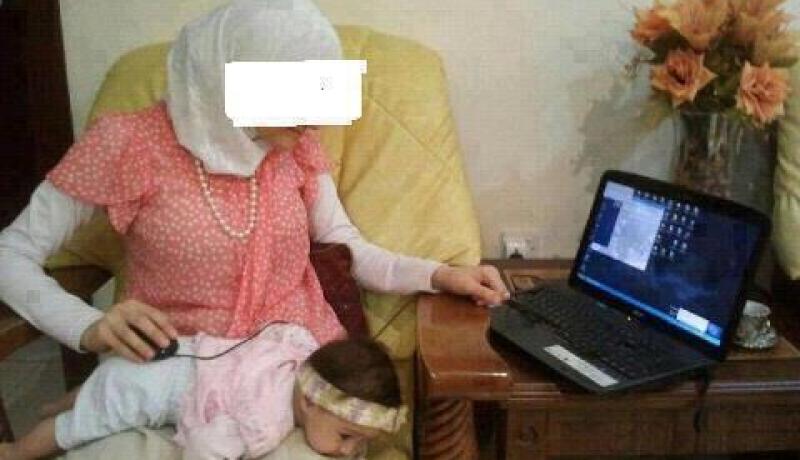 أم تركت ابنها يموت بسبب انشغالها بدردشة على الإنترنت