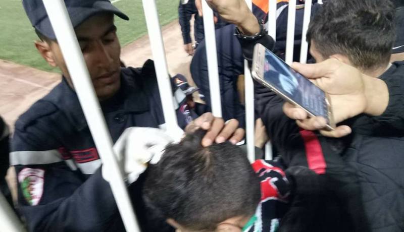 بالصور..إصابات وسط انصار المولودية في بشار!