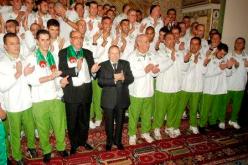 بوتفليقة :أنتم رجالة قدمتم لي اجمل هدية في حياتي