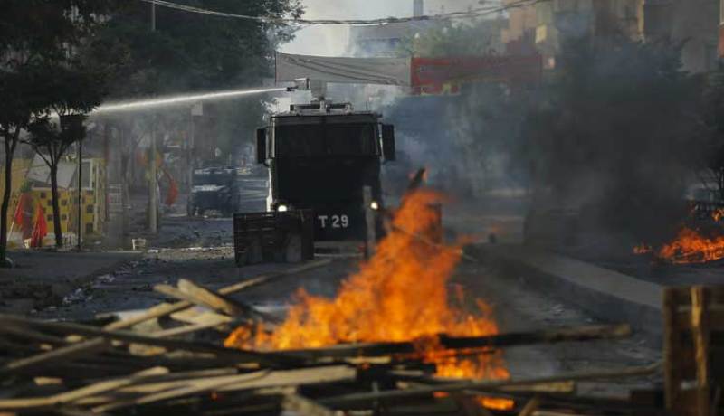 مقتل شخص وإصابة 4 آخرين في إنفجار قنبلة جنوب شرقي تركيا