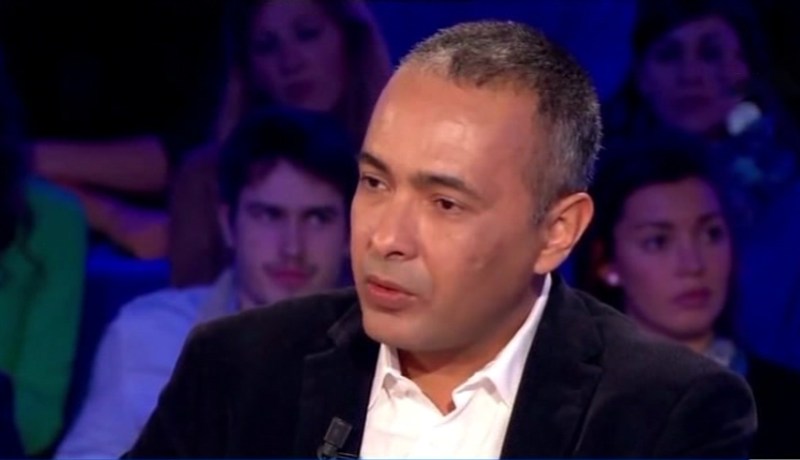 كمال داود يصف المشاركين في مسيرة نصرة الرسول بالأغبياء