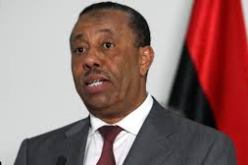 الوزير الأول الليبي عبد الله الثني يشرع في زيارة للجزائر