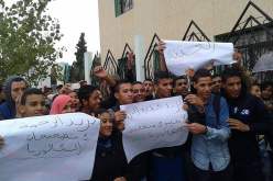 تلاميـذ يرفعـون شعارات «العتبــــة» أمــــام وزيــــرة التربيــــة بوهـران