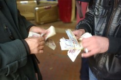 الأورو يدخل الرعب في قلب تجار العملة بالسكوار