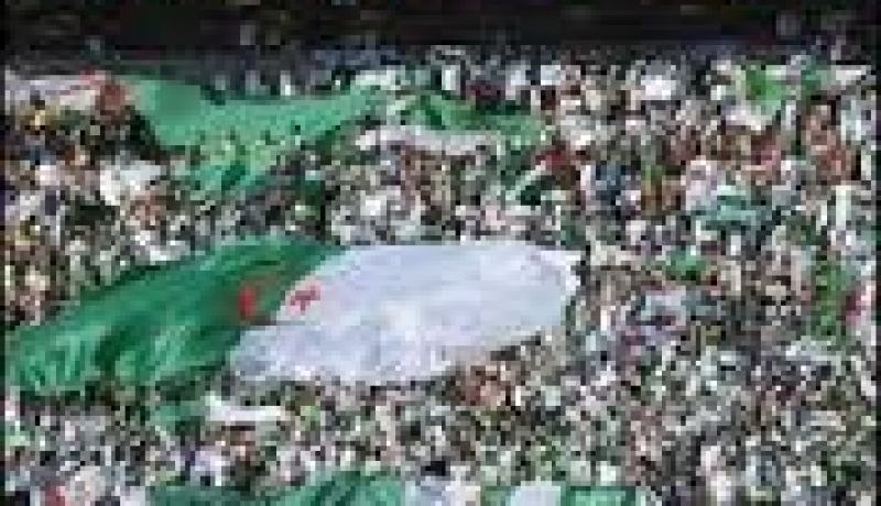 بدأ دخول انصار المنتخب الوطني إلى ملعب التشاكر