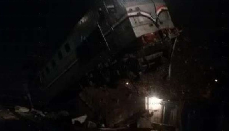 إصابة عشرات الأشخاص إثر انقلاب قطار في مصر