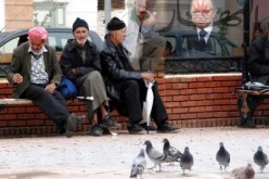 الرئيس بوتفليقة يأمر برفع معاشات المتقاعدين بنسبة 12 بالمائة