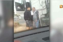 شاهد.. فيديو صادم لشرطي صهيوني يعتدي على سائق فلسطيني في القدس المحتلة