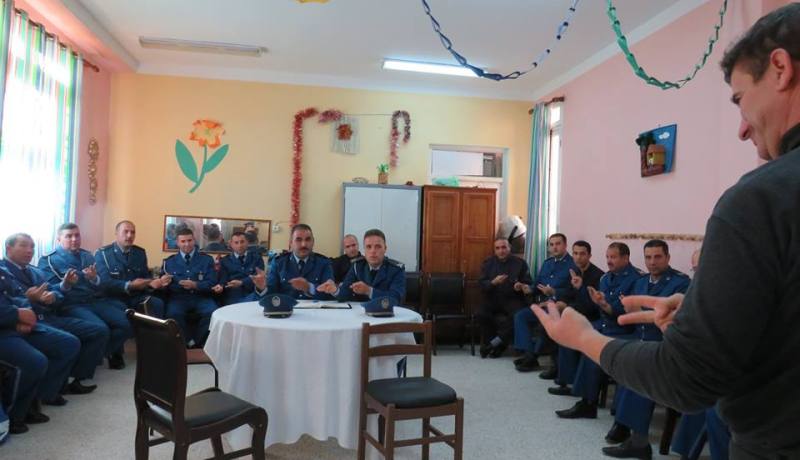 دورة تكوينية في لغة الإشارة لفائدة شرطة جيجل