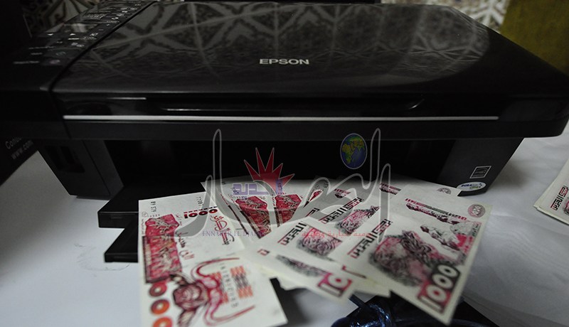 تفكيك شبكة لتزوير العملة الوطنية بسيدي عيسى في المسيلة