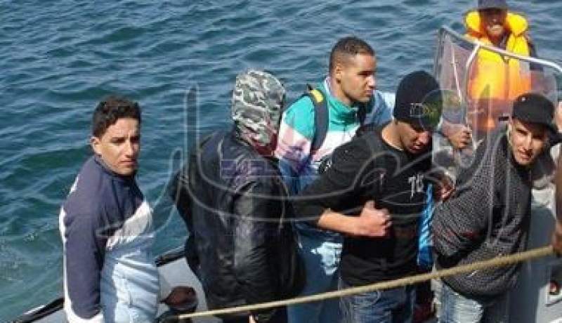 توقيف امرأة حامل وأخرى رفقة ابنها على متن قارب لـ20 حراقا في وهران