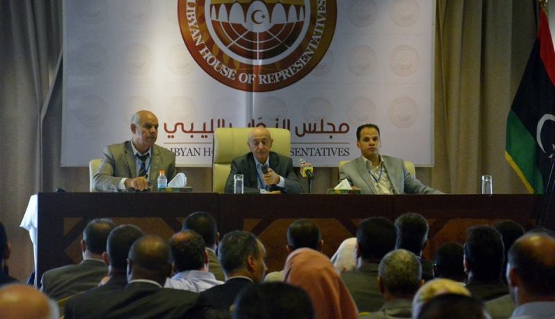 البرلمان الليبي يستأنف مناقشة اتفاق السلام بعد يوم من رفض منح الثقة