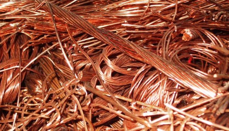 جمارك تلمسان تحجز 14 قنطار نحاس مموهة بالثوم والبصل