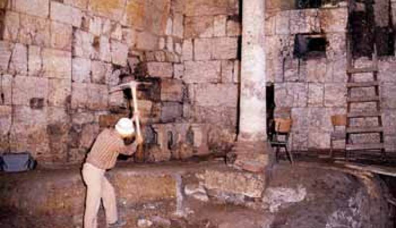 إسرائيل تنفذ أكبر حملة حفريات تحت الأقصى منذ 150 عاما