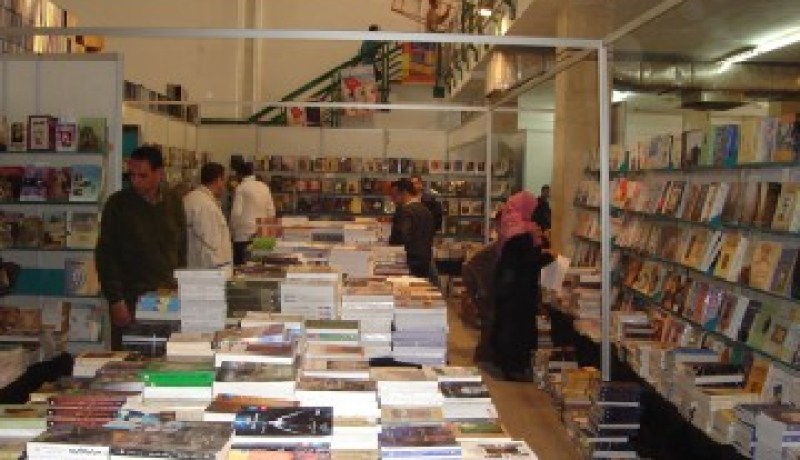 إيران تغلق 3 غرف لأهل السنة في معرض الكتاب الدولي
