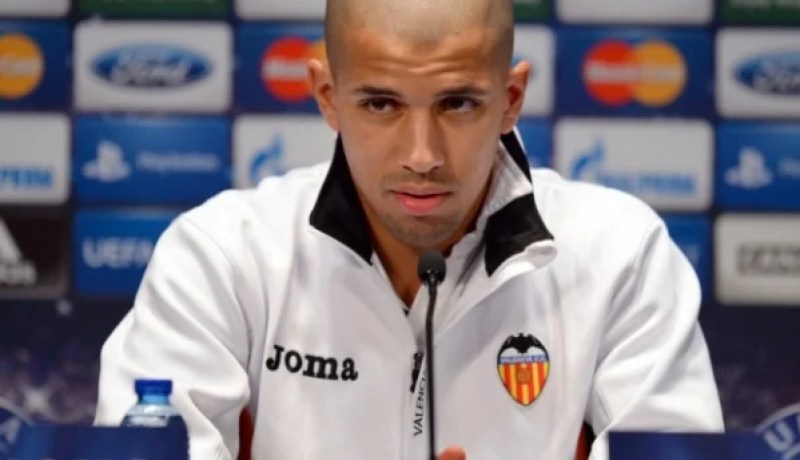 مدرب فالنسيا يلمّح إلى استغنائه عن فيغولي نهائيا