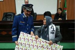 بالصور.. أمن سيدي بلعباس يكرم مجاهدات الولاية