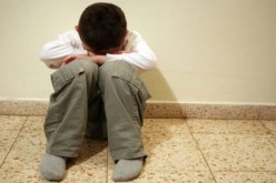 ثلاثة منحرفين من عائلة واحدة يختطفون طفلا ويغتصبونه في عنابة