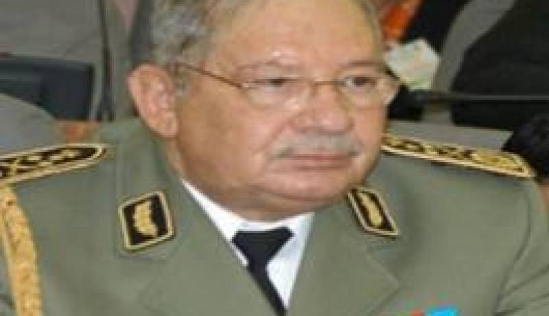 قايد صالح يؤكد عدم تدخل الجيش في الرئاسيات القادمة و يعلن رفض الجزائر بإنشاء قاعدة عسكرية اجنبية