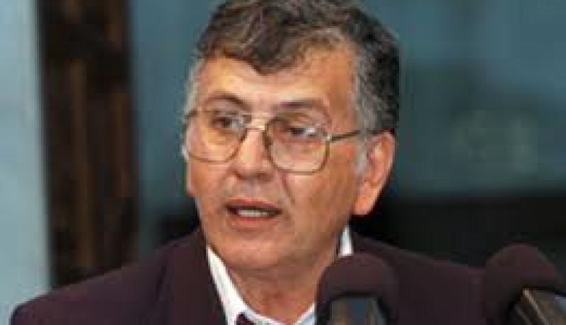 تدهور صحة الشاعر الفلسطيني سميح القاسم